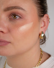 Load image into Gallery viewer, Skinnies SHEER GLOW Tinted Gel Sunscreen Light SPF50 1.6oz